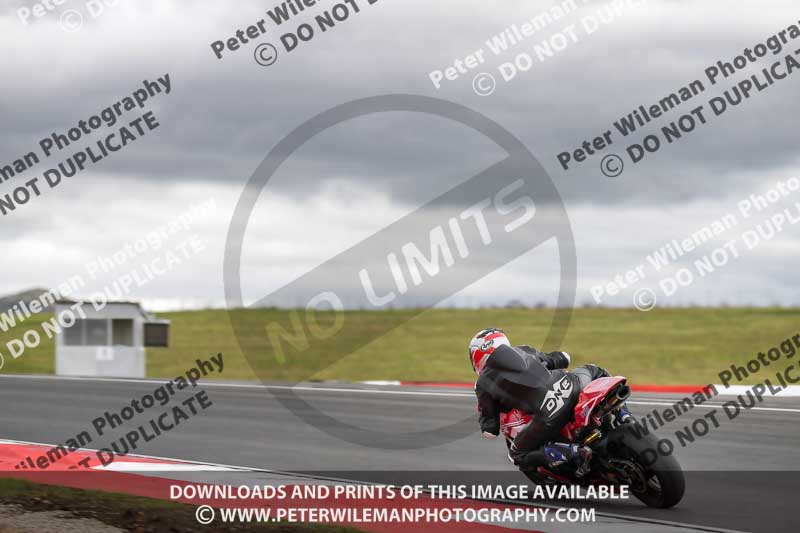 cadwell no limits trackday;cadwell park;cadwell park photographs;cadwell trackday photographs;enduro digital images;event digital images;eventdigitalimages;navarra;no limits trackdays;peter wileman photography;racing digital images;trackday digital images;trackday photos